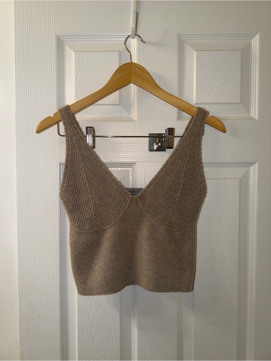 Neiman Marcus Tops - Neiman Marcus Recycled Cashmere V-Neck Sweater Tank Top